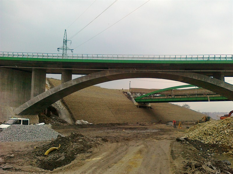 Obsługa geodezyjna budowy obiektów inżynieryjnych obwodnicy miasta Bielsko-Biała w ciągu dróg S1 i S52. - zdjęcie 2